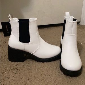 Brand new white ankle booties